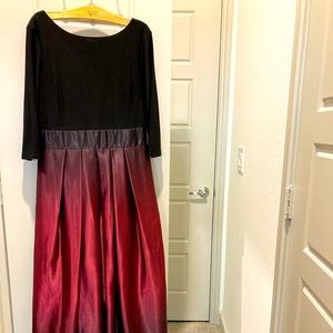 Maxi black dress with red ombre. Beautiful for parties.
